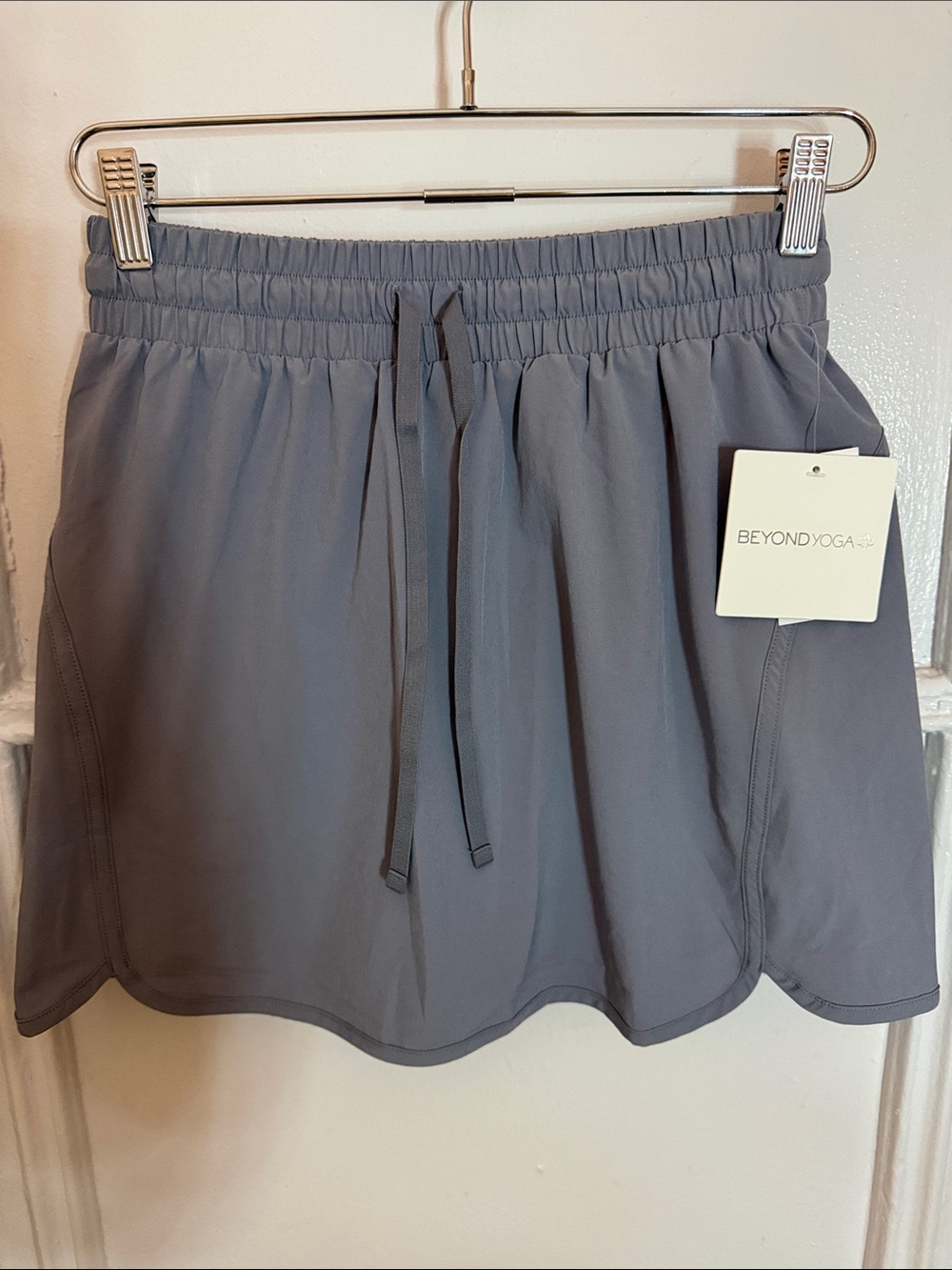 Beyond Yoga Charcoal Gray Athletic Skort with Drawstring Waist